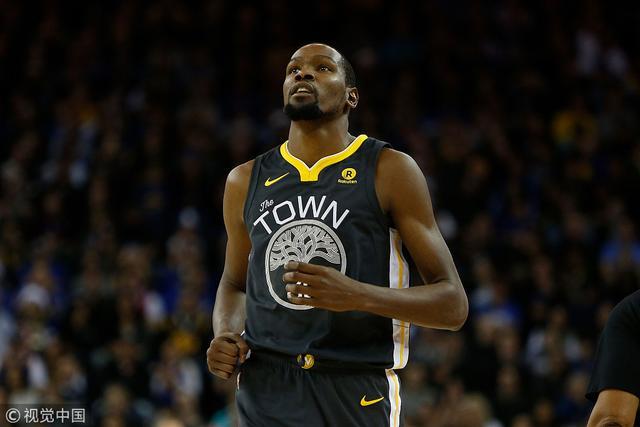 弗格35分辽宁胜山东 贺希宁16分深圳负四川