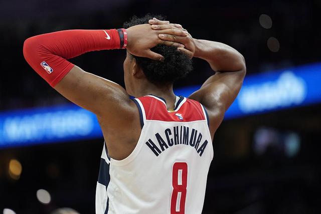 胡金秋0.8秒绝平广厦加时险胜北京 吉林胜浙江